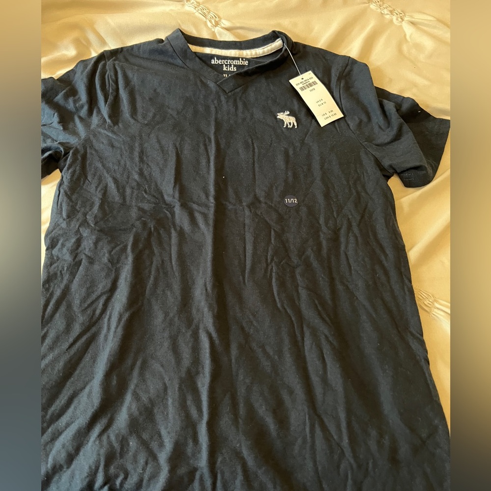 Brand new v neck Abercrombie navy blue t shirt 11/12 with tags